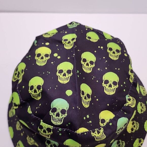 NWOT Adult Sized Unisex Black Bucket Hat with Green Skulls - Picture 3 of 4